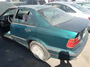 BMW SERIE 3 BERLINA (E36) foto 4