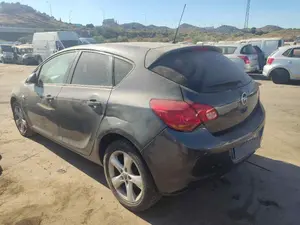 OPEL ASTRA J BERLINA 5P foto 6
