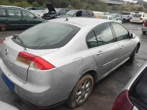 RENAULT LAGUNA III BERLINA foto 4
