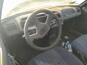 PEUGEOT 205 BERLINA foto 5