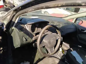 SEAT IBIZA BERLINA (6J5) foto 6