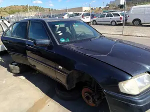 MERCEDES-BENZ CLASE C (BM 202) BERLINA foto 2