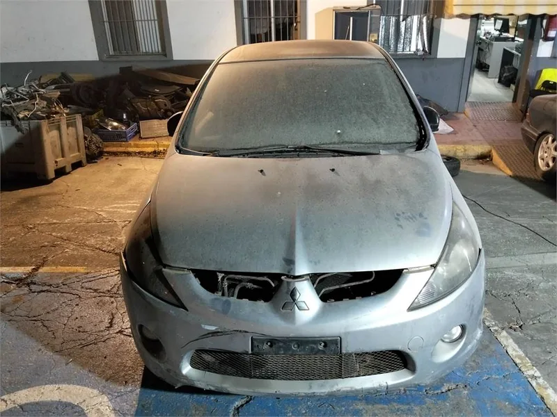 MITSUBISHI GRANDIS (NA0W)