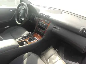 MERCEDES-BENZ CLASE C (BM 203) BERLINA foto 7