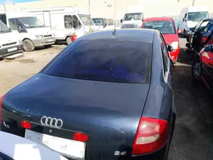 AUDI A6 BERLINA (4B2) foto 2