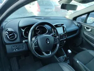 RENAULT CLIO IV GRANDTOUR foto 6