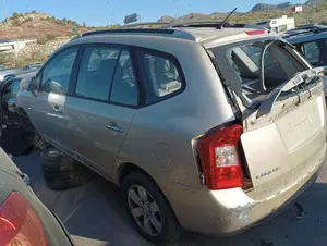 KIA CARENS (UN) foto 2