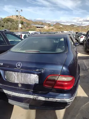MERCEDES-BENZ CLK (BM 208) COUPE foto 3