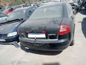 AUDI A6 BERLINA (4B2) foto 3