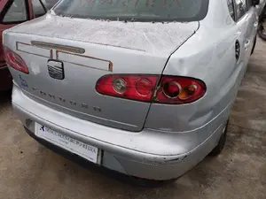 SEAT CORDOBA BERLINA (6L2) foto 4