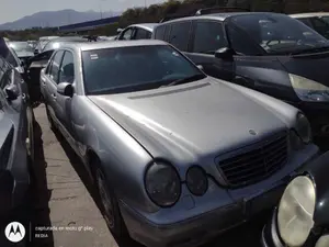 MERCEDES-BENZ CLASE E (BM 210) BERLINA foto 1