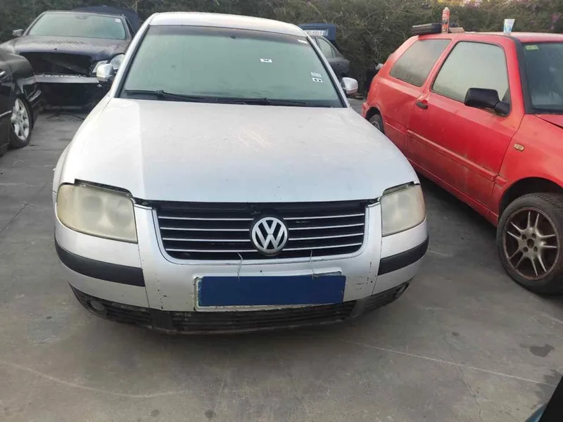 VOLKSWAGEN PASSAT BERLINA (3B3)