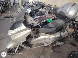 PIAGGIO (VESPA) X 8 foto 1