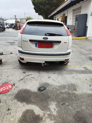 FORD FOCUS BERLINA (CAP) foto 8