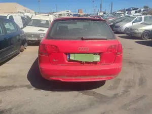 AUDI A4 AVANT (8E) foto 8
