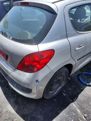 PEUGEOT 207 foto 6