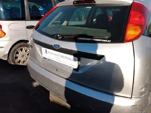 FORD FOCUS BERLINA (CAK) foto 9