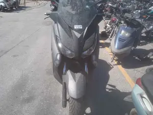 YAMAHA X-MAX 125 foto 1