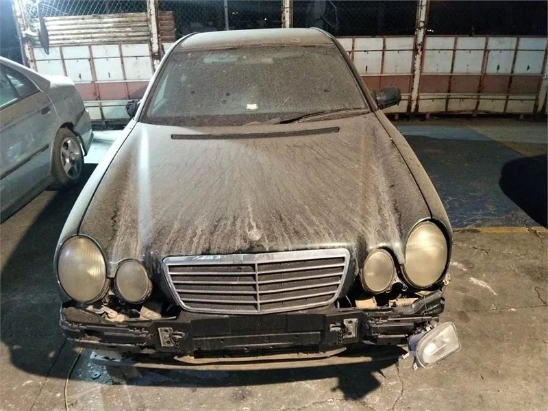 MERCEDES-BENZ CLASE E (BM 210) BERLINA
