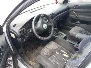 VOLKSWAGEN PASSAT BERLINA (3B2) foto 7