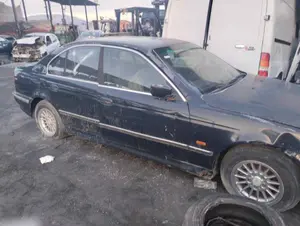 BMW SERIE 5 BERLINA (E39) foto 2