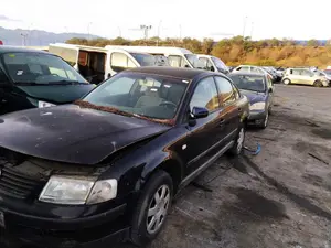VOLKSWAGEN PASSAT BERLINA (3B2) foto 4