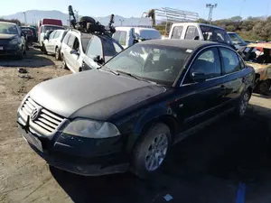 VOLKSWAGEN PASSAT BERLINA (3B3) foto 3
