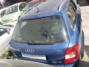 AUDI A4 AVANT (8E) foto 2