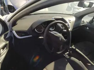 PEUGEOT 207 foto 4