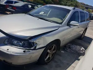VOLVO V70 FAMILIAR foto 6