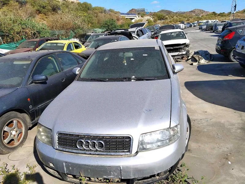 AUDI A4 BERLINA (8E)