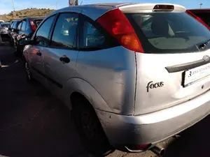 FORD FOCUS BERLINA (CAK) foto 2