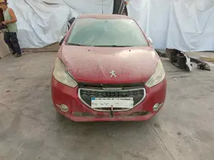 PEUGEOT 208 foto 1