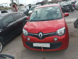 RENAULT TWINGO III foto 1