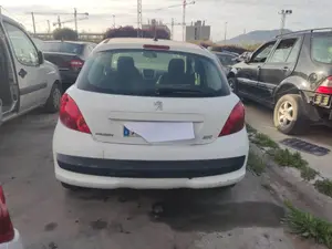PEUGEOT 207 foto 3