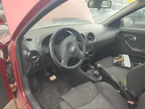SEAT IBIZA (6L1) foto 2