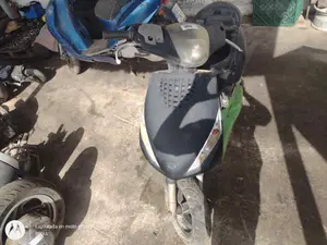 PIAGGIO (VESPA) ZIP foto 4