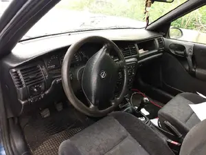 OPEL VECTRA B BERLINA foto 8