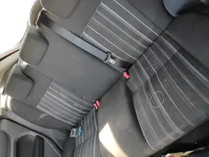 FORD FOCUS BERLINA (CB4) foto 15