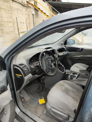 KIA CARNIVAL foto 10