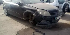 OPEL ASTRA H GTC foto 7