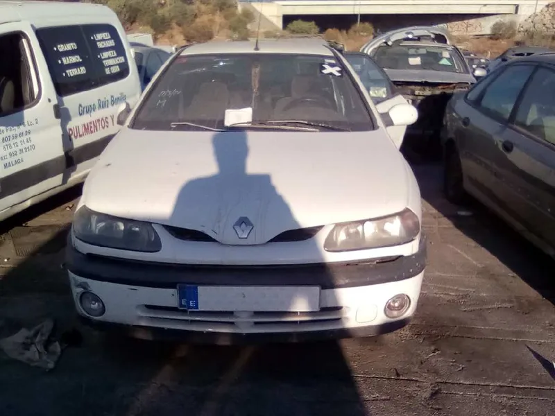 RENAULT LAGUNA (B56)