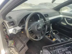 AUDI A4 AVANT (8E) foto 2