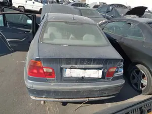 BMW SERIE 3 BERLINA (E46) foto 3