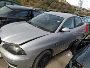SEAT CORDOBA BERLINA (6L2) foto 2