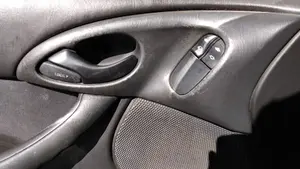 FORD FOCUS BERLINA (CAK) foto 31