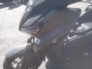 YAMAHA X-MAX 125 foto 5