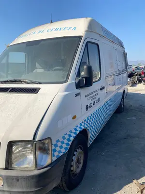 VOLKSWAGEN LT FURGÓN/COMBI foto 3