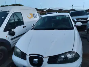 SEAT IBIZA (6L1) foto 1