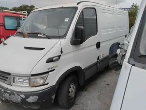 IVECO DAILY FURGÓN foto 7